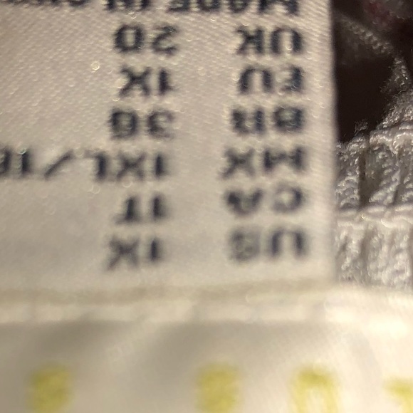 Forever  21 size medium white striped cold shoulder top - Picture 8 of 8